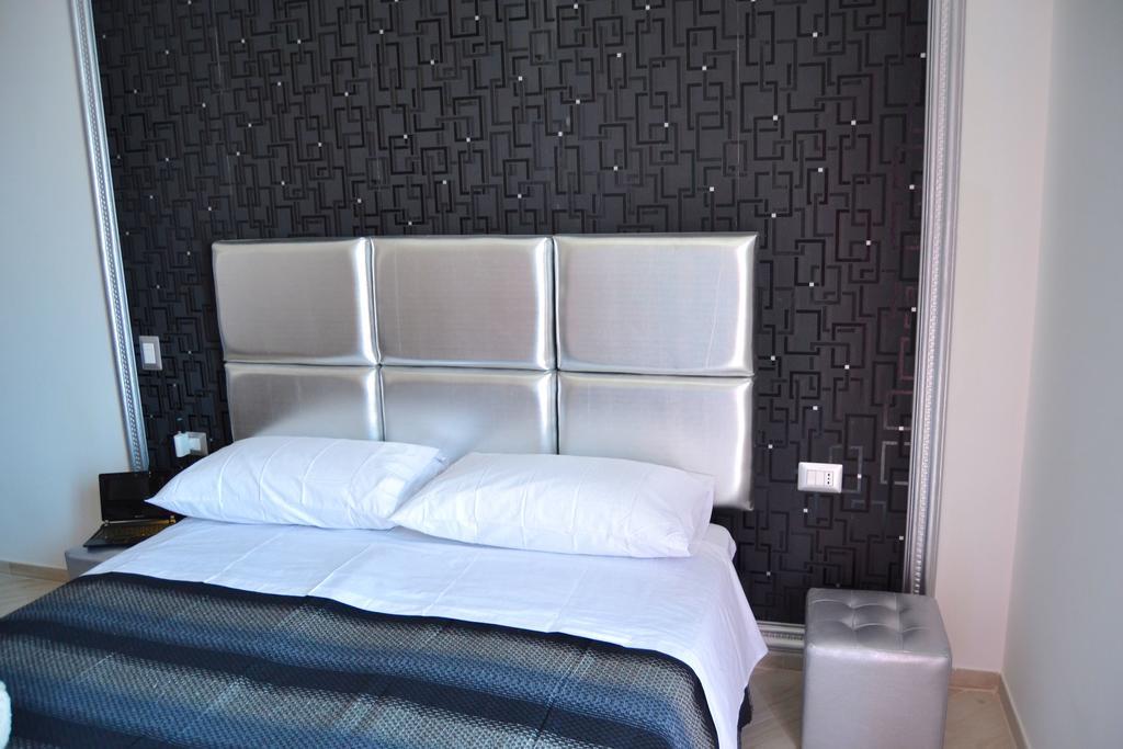 Sottosopra Bed & Breakfast มาร์เกริตา ดิ ซาวอยา ภายนอก รูปภาพ