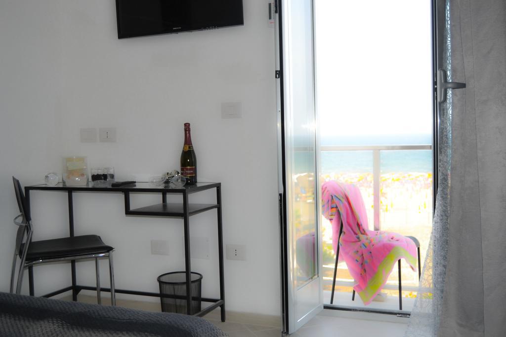 Sottosopra Bed & Breakfast มาร์เกริตา ดิ ซาวอยา ภายนอก รูปภาพ